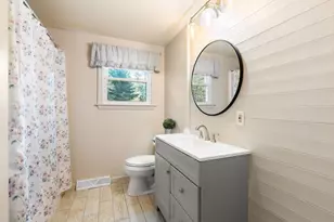 560 Auburn St, Bridgewater, MA 02324 - Photo 16