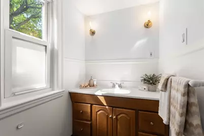 215 Cross St, Belmont, MA 02478 - Photo 8