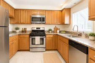 4 Alcott Cir, Taunton, MA 02780 - Photo 4