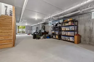 26 Neponset Ave, Boston, MA 02131 - Photo 30