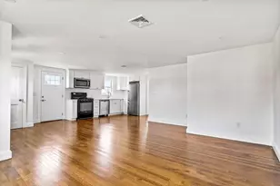 90 Packard Ave, Hull, MA 02045 - Photo 1