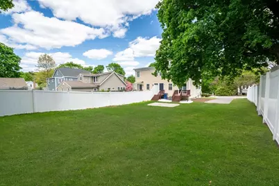 19 Barber St #B, Medway, MA 02053 - Photo 2