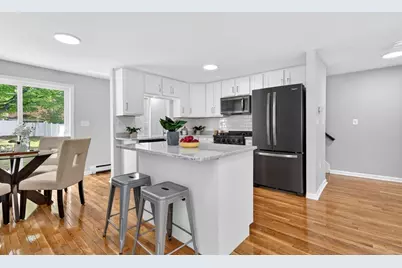 19 Barber St #B, Medway, MA 02053 - Photo 4