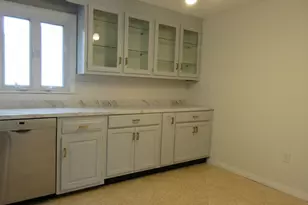 6 Bristol St, Lowell, MA 01852 - Photo 14