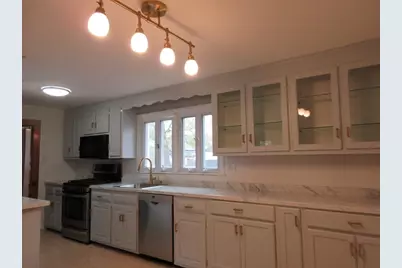 6 Bristol St, Lowell, MA 01852 - Photo 14