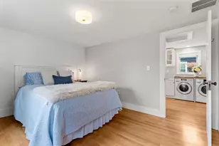28 Dove St, Newburyport, MA 01950 - Photo 16
