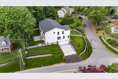 2 Atherton Rd, Winchester, MA 01890 - Photo 4