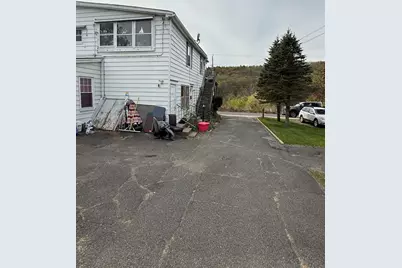 7 I St, Montague, MA 01376 - Photo 6