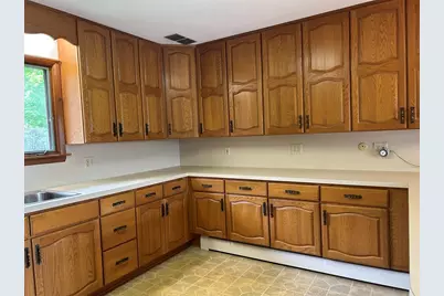 83 Fort Hill Ave, Pittsfield, MA 01201 - Photo 12