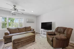617 Lake St, Haverhill, MA 01832 - Photo 18