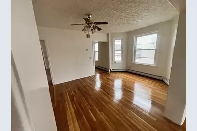 212 Brightman St, Fall River, MA 02720 - Photo 4