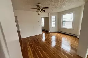 212 Brightman St, Fall River, MA 02720 - Photo 4