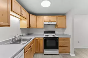 35 Eagle Ave, Brockton, MA 02301 - Photo 10
