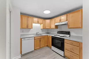 35 Eagle Ave, Brockton, MA 02301 - Photo 8