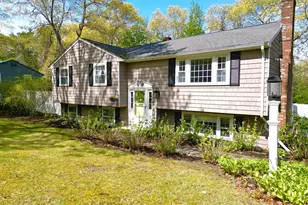 31 Lantern Ln, Plymouth, MA 02360 - Photo 2