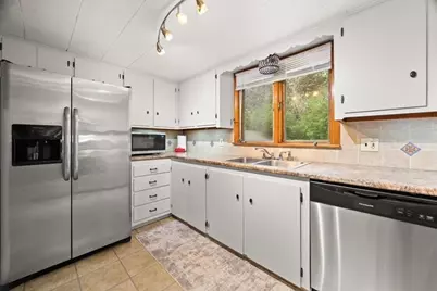 86 Hart St, Taunton, MA 02780 - Photo 8
