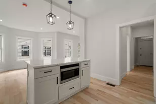 32 Manning St, Medford, MA 02155 - Photo 6