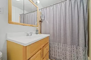 11 Marion St, Boston, MA 02131 - Photo 12