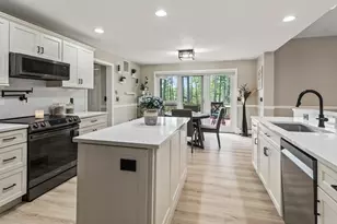 33 Smallwood Cir, Boylston, MA 01505 - Photo 12