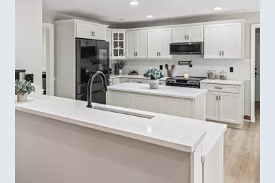 33 Smallwood Cir, Boylston, MA 01505 - Photo 12