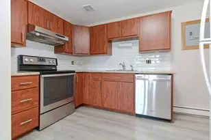 4 Colonial Village Dr, Arlington, MA 02474 - Photo 2