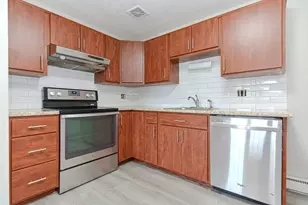 4 Colonial Village Dr, Arlington, MA 02474 - Photo 6