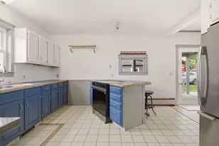 118 Wilbur Ave, Swansea, MA 02777 - Photo 4