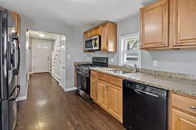 6 Lindsell St, Saugus, MA 01906 - Photo 10