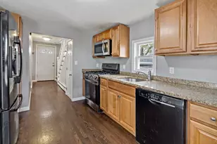 6 Lindsell St, Saugus, MA 01906 - Photo 10