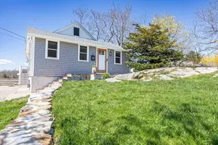 9 Chestnut Pl, Hingham, MA 02043 - Photo 2