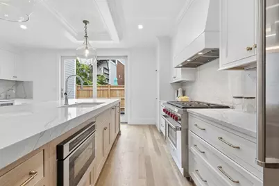 14 Prospect St, Boston, MA 02129 - Photo 8
