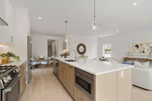 326 Lowell St, Somerville, MA 02145 - Photo 4