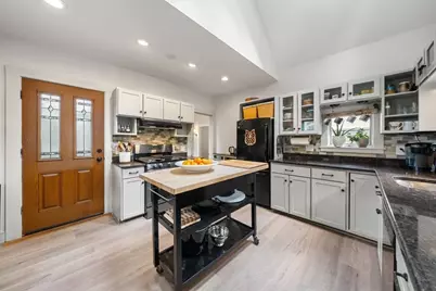 94 William St, Stoneham, MA 02180 - Photo 2