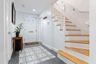 542 Commonwealth Ave, Newton, MA 02459 - Photo 8