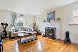 542 Commonwealth Ave, Newton, MA 02459 - Photo 10