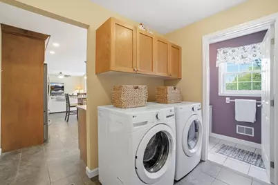 18 Oakridge Dr, Saugus, MA 01906 - Photo 14
