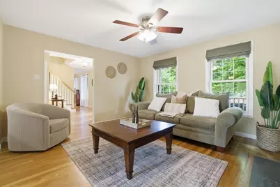 18 Oakridge Dr, Saugus, MA 01906 - Photo 6