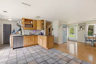304 Bushee Rd, Swansea, MA 02777 - Photo 4