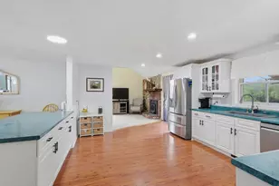 17 Unicorn Cir, Amesbury, MA 01913 - Photo 10