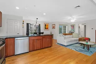 29 Spruce St, Waltham, MA 02453 - Photo 6