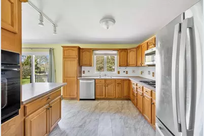 33 Thatchers Ln, Falmouth, MA 02536 - Photo 12