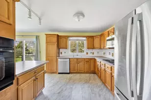 33 Thatchers Ln, Falmouth, MA 02536 - Photo 12