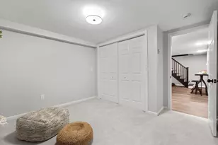 6 Phillips Dr, Holyoke, MA 01040 - Photo 28
