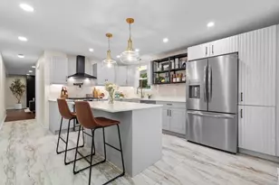 6 Phillips Dr, Holyoke, MA 01040 - Photo 2