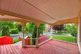 253 Oak St, Holyoke, MA 01040 - Photo 2