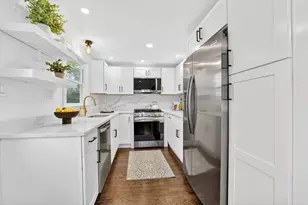 7 Franklin St, Boston, MA 02136 - Photo 14