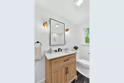 7 Franklin St, Boston, MA 02136 - Photo 22