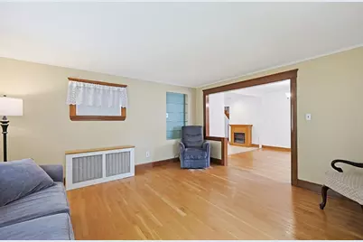 86 Hawthorne St, Boston, MA 02131 - Photo 4