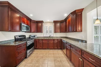 17 Russell Rd, Framingham, MA 01702 - Photo 4