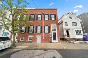 823 E 3rd St, Boston, MA 02127 - Photo 32
